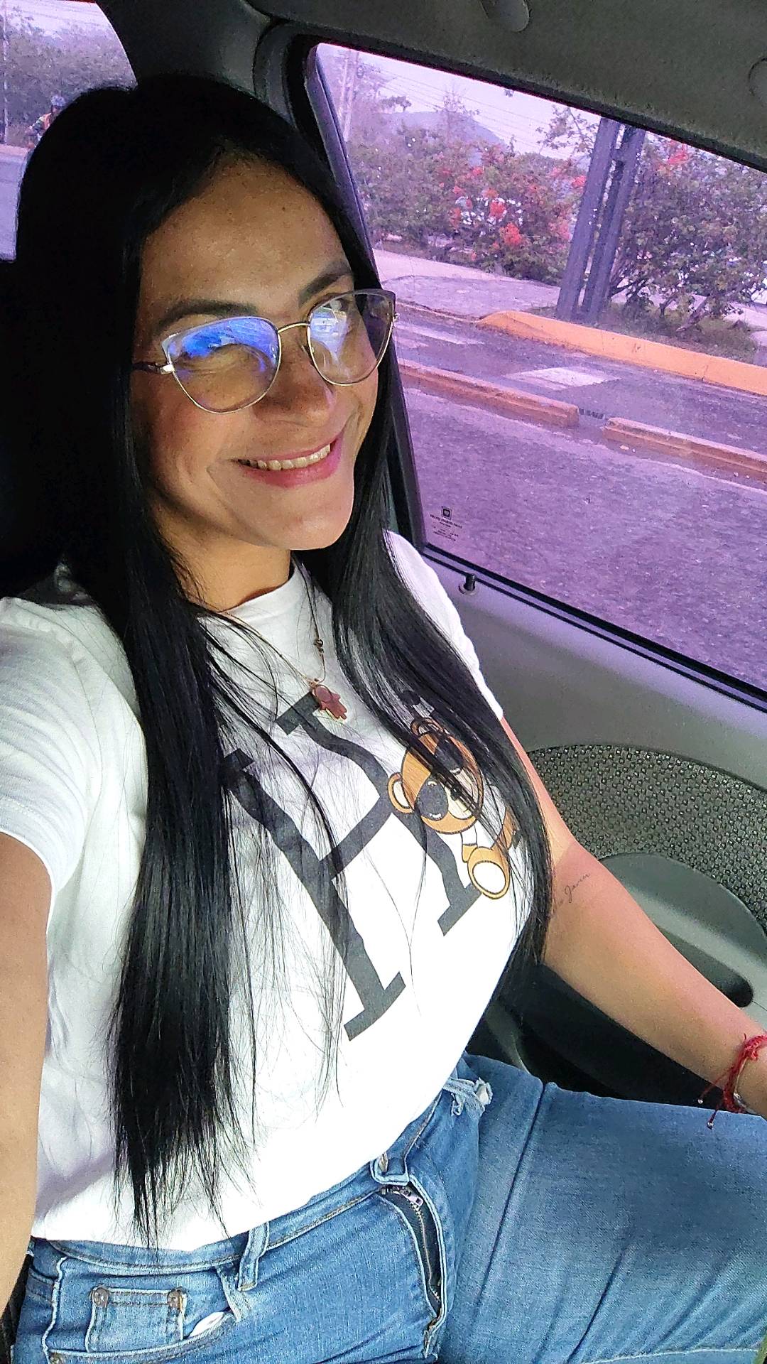 Julieta from Venezuela, keeping a cam chat comfortable